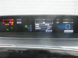 運転席のメータパネル類は常に視界に入る場所ですので、大事なチェックポイントです。ぜひ実際にご乗車ください。