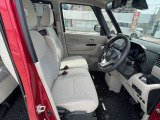 ドライバーへの負担がかかりすぎないように設計され、運転の疲労を軽減したシートになっております