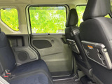 運転席側後部座席