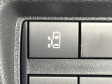 【パワースライドドア】スマートキーや運転席のスイッチでスライドドアの開閉が可能♪電動だから力を入れてドアを開ける必要が無く、小さいお子様でも、重い荷物を持っている時もラクに開け閉めできます♪