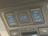 【パワーバックドア】スマートキーや運転席のボタンを押すだけでリアゲートが自動で開閉します!荷物を持っている時や、高い位置にあるバックドアを閉める際に便利な機能です♪