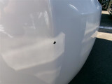 リアバンパーの助手席側にキズがあります。