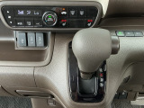 運転席、助手席にシートヒーターを装備(*^_^*)寒い日もポカポカ快適ですよ。