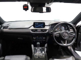 高いホールド性で運転姿勢が安定します。長距離ドライブでも疲れにくいのが魅力です。快適なドライビングライフをお送りください♪