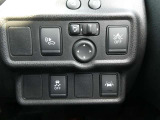 ドアミラー格納などの集中スイッチ