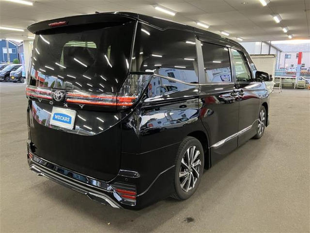 トヨタ ヴォクシー 2.0 S-Z の中古車詳細 (17,760km, アティチュード