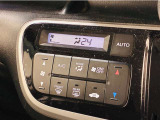 オートエアコンのお車ですので室内の温度をスムーズに調整してくれます♪