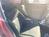 運転席シート廻りは使用感も少なく、良好な状態となっています。前オーナー様が丁寧に使っていたことがよくわかりますね。