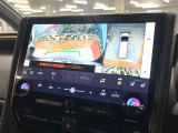 【パノラミックビューモニター】専用のカメラにより、上から見下ろしたような視点で360度クルマの周囲を確認することができます☆死角部分も確認しやすく、狭い場所での切り返しや駐車もスムーズに行えます。
