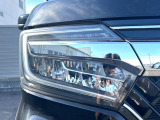 【シーケンシャルターンランプ付きLEDヘッドライト】人気の『流れるウィンカー』付きのLEDヘッドライトを装備♪高級感はもちろん、点灯時は存在感たっぷりで他車からも認識されやすく安心です。