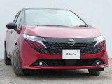 アダプティブLEDヘッドライト。フロントカメラで前方の状況を検知し対向車や先行車に眩しい思いをさせることなく必要なところだけを遠くまで照射します。