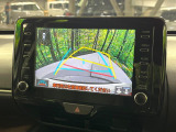 【バックカメラ】駐車時に後方がリアルタイム映像で確認できます。大型商業施設や立体駐車場での駐車時や、夜間のバック時に大活躍!運転スキルに関わらず、今や必須となった装備のひとつです!