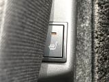【シートヒーター】寒い日に重宝するシートヒーター!エアコンより早く温まってくれるので寒がりの人も安心ですね♪エアコンの温風は乾燥するから苦手、という方にもをおすすめです。