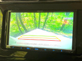 【バックカメラ】駐車時に後方がリアルタイム映像で確認できます。大型商業施設や立体駐車場での駐車時や、夜間のバック時に大活躍!運転スキルに関わらず、今や必須となった装備のひとつです!