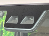 【スマートアシスト】走行中に前方の車両等を認識し、衝突しそうな時は警報とブレーキで衝突回避と被害軽減をアシスト。より安全にドライブをお楽しみいただけます。