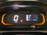 燃費のいい運転をするとイルミネーションがアンバー色からグリーンへ変化します。楽しくエコドライブできます。