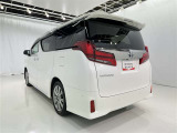 沢山乗れるのがこの車の魅力!2台で移動しないと・・・なんて時もこの車なら1台で!大活躍です♪