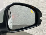 ブラインドスポットインフォメーション付きで後方の車を感知してくれます!