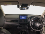 【前方視界】開放的な前方視界!運転がしやすく疲れにくいです♪窓が大きく、見通しがとっても良いおクルマですよ♪