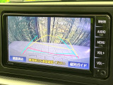 【バックカメラ】駐車時に後方がリアルタイム映像で確認できます。大型商業施設や立体駐車場での駐車時や、夜間のバック時に大活躍!運転スキルに関わらず、今や必須となった装備のひとつです!