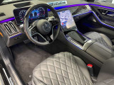 メルセデスのシートは、少し硬めに出来ておりますので、長時間の運転でも疲れにくく、安全にドライビングをお楽しみ頂けます