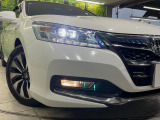 【LEDヘッドライト】悪天候や夜間走行時も良好な視界を確保し安心して運転できる高輝度LEDヘッドライトを装備!点灯速度が早く、消費電力も抑えられています。