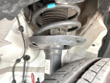 お車を安心してお乗りいただく為には、足回りの定期点検が欠かせません。サービスサポート(有償保証)では無料点検もご提供しており、安心のカーライフをお過ごしいただけるサポート体制が整っています。