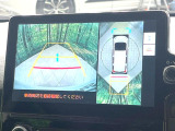 【パノラミックビューモニター】専用のカメラにより、上から見下ろしたような視点で360度クルマの周囲を確認することができます☆死角部分も確認しやすく、狭い場所での切り返しや駐車もスムーズに行えます。