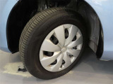 タイヤサイズは165/70R14です。