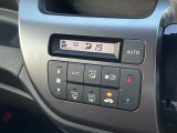 【 オートエアコン 】車内温度を感知して自動で温度調整をしてくれるのでいつでも快適な車内空間を創り上げます!//