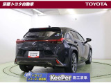 この車は車検整備付きです。また、この車にはガラスコーティングの滑らかな艶と輝きを放つクリスタルキーパーを施工しています。約1年間の耐久性があり、ガラス独特の深いツヤと強力な撥水性で車を守ってくれます。