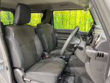 運転席シート廻りは使用感も少なく、良好な状態となっています。前オーナー様が丁寧に使っていたことがよくわかりますね。