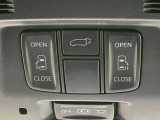 【パワーバックドア】スマートキーや運転席のボタンを押すだけでリアゲートが自動で開閉します!荷物を持っている時や、高い位置にあるバックドアを閉める際に便利な機能です♪