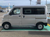 納車前にはプロのメカニックが点検、整備を行いますので安心してお乗り頂けます。