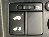 【パワースライドドア】スマートキーや運転席のスイッチでスライドドアの開閉が可能♪電動だから力を入れてドアを開ける必要が無く、小さいお子様でも、重い荷物を持っている時もラクに開け閉めできます♪