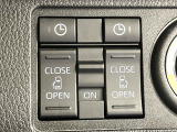 【両側パワースライドドア】スマートキーや運転席のスイッチで後席両側スライドドアの開閉が可能♪電動だから力を入れてドアを開ける必要が無く、小さなお子様でも簡単に開け閉めでき快適です♪