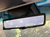 【デジタルインナーミラー】後席の大きな荷物や同乗者で後方が確認しづらい時でも安心!カメラが撮影した車両後方の映像をルームミラー内に表示。クリアな視界で状況の確認が可能です!