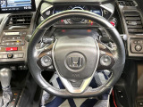 【純正革巻きステアリング】上質な革を使用することで、手にしっかり馴染みとても運転しやすいハンドルです♪