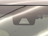 【トヨタセーフティセンス】走行中に前方の車両等を認識し、衝突しそうな時は警報とブレーキで衝突回避と被害軽減をアシスト。より安全にドライブをお楽しみいただけます。