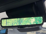 【デジタルインナーミラー】後席の大きな荷物や同乗者で後方が確認しづらい時でも安心!カメラが撮影した車両後方の映像をルームミラー内に表示。クリアな視界で状況の確認が可能です!