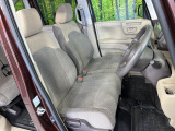 運転席シート廻りは使用感も少なく、良好な状態となっています。丁寧に使われていたことがよくわかりますね。