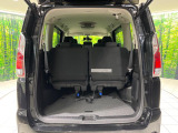 普段のお買い物や通勤、送迎等に十分な荷室スペースを確保しております。セカンドシートを倒すと、大きな荷物の積載も可能です♪