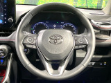 インテリアに合わせたデザインのステアリングは、運転される方のことも考え、運転しやすい形状、大きさです。是非一度、実際に触ってお確かめください。