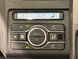 車内空調は&rdquo;AUTOエアコン&rdquo;にお任せ。運転に集中出来ますよ!