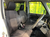 運転席シート廻りは使用感も少なく、良好な状態となっています。丁寧に使われていたことがよくわかりますね。