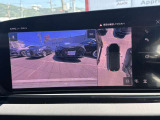 ●サラウンドビューカメラ『車両の4つのカメラから得た映像を合成し、上空から眺めているような映像をモニターに映し出します。車両周辺の歩行者や障害物などの発見に役立ちます。』
