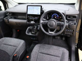 見通しのよいすっきりとした視界で、誰でも運転しやすいです。運転のしやすさは疲れにくさにも繋がりますよ♪