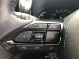 【ステアリングスイッチ】左です。ハンドルから手を離さず、運転に集中したまま手元でオーディオ操作等ができます。