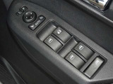 電動格納式ドアミラー・パワーウインドウを装備しています。