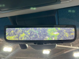 【デジタルインナーミラー】後席の大きな荷物や同乗者で後方が確認しづらい時でも安心!カメラが撮影した車両後方の映像をルームミラー内に表示。クリアな視界で状況の確認が可能です!